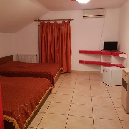 Flori קוסטינסטי